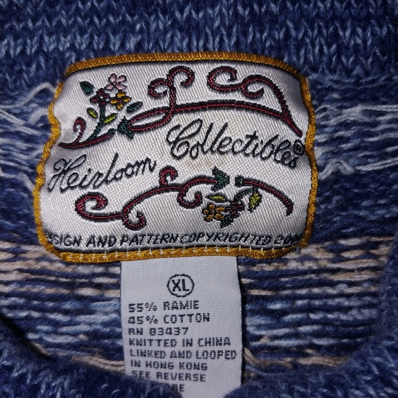 An Heirloom collectible zip up sweater with collar - Picture 3 of 3